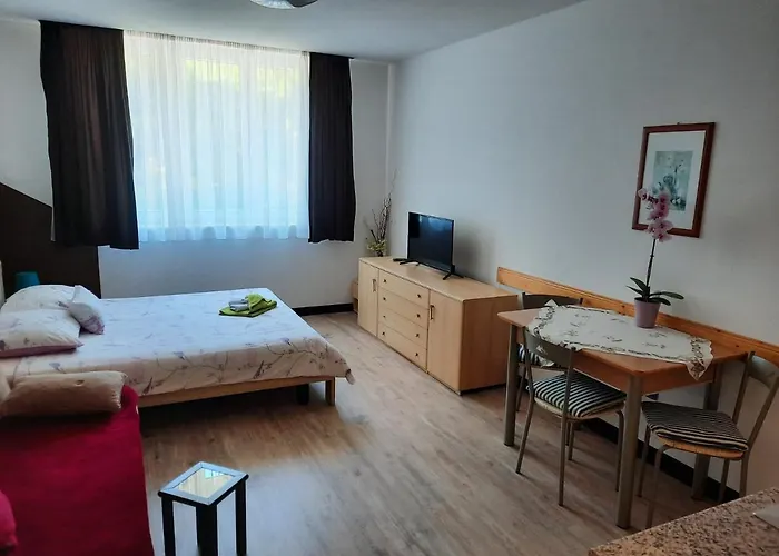 Lorena 아파트 풀라